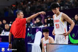 媒体人：杨瀚森夏联表现好因其是进攻轴心 国家队教练没有说明书